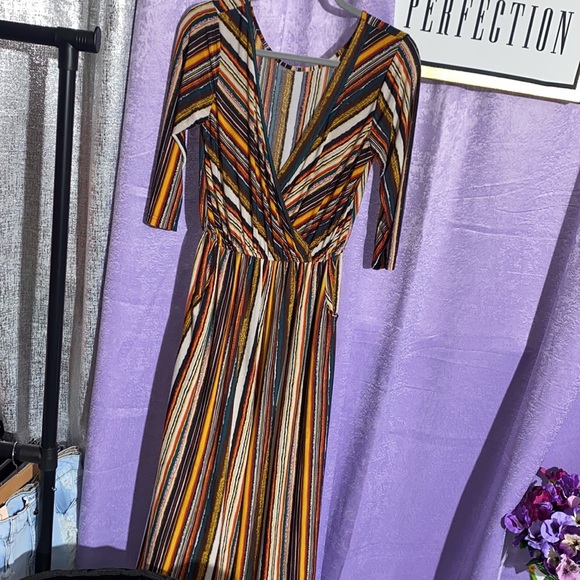 Stylish Jumpsuit - Picture 2 of 7